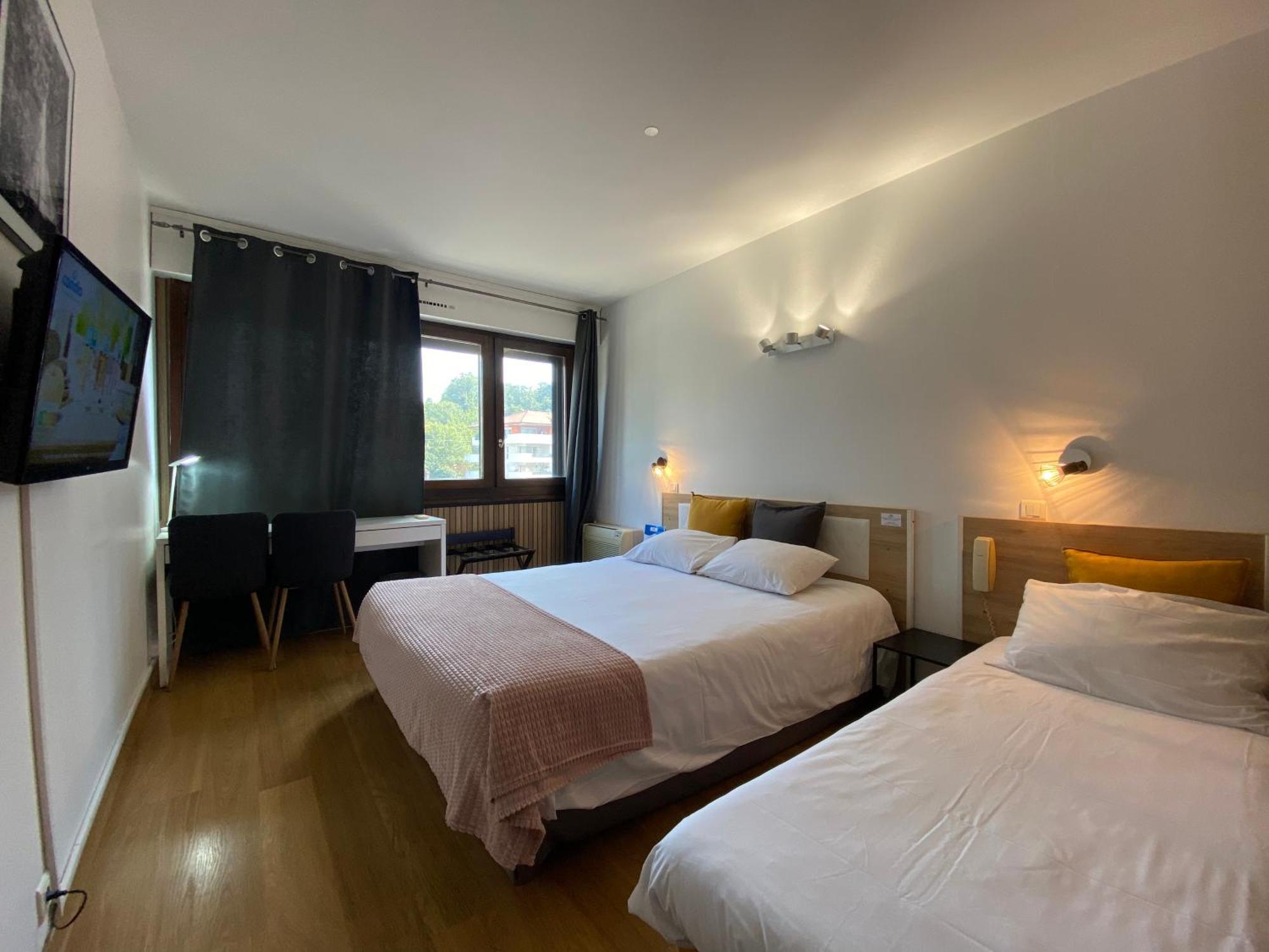 Hotel Savoie Aux Portes De Geneve 3*